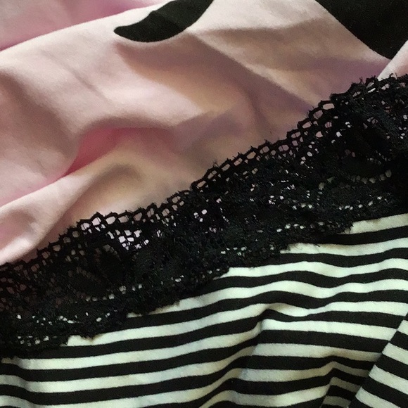 NEW graphic plus size 2 pc short Netflix Pajamas - Picture 8 of 8